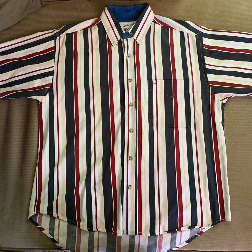Vintage 90’s button down collared shirt